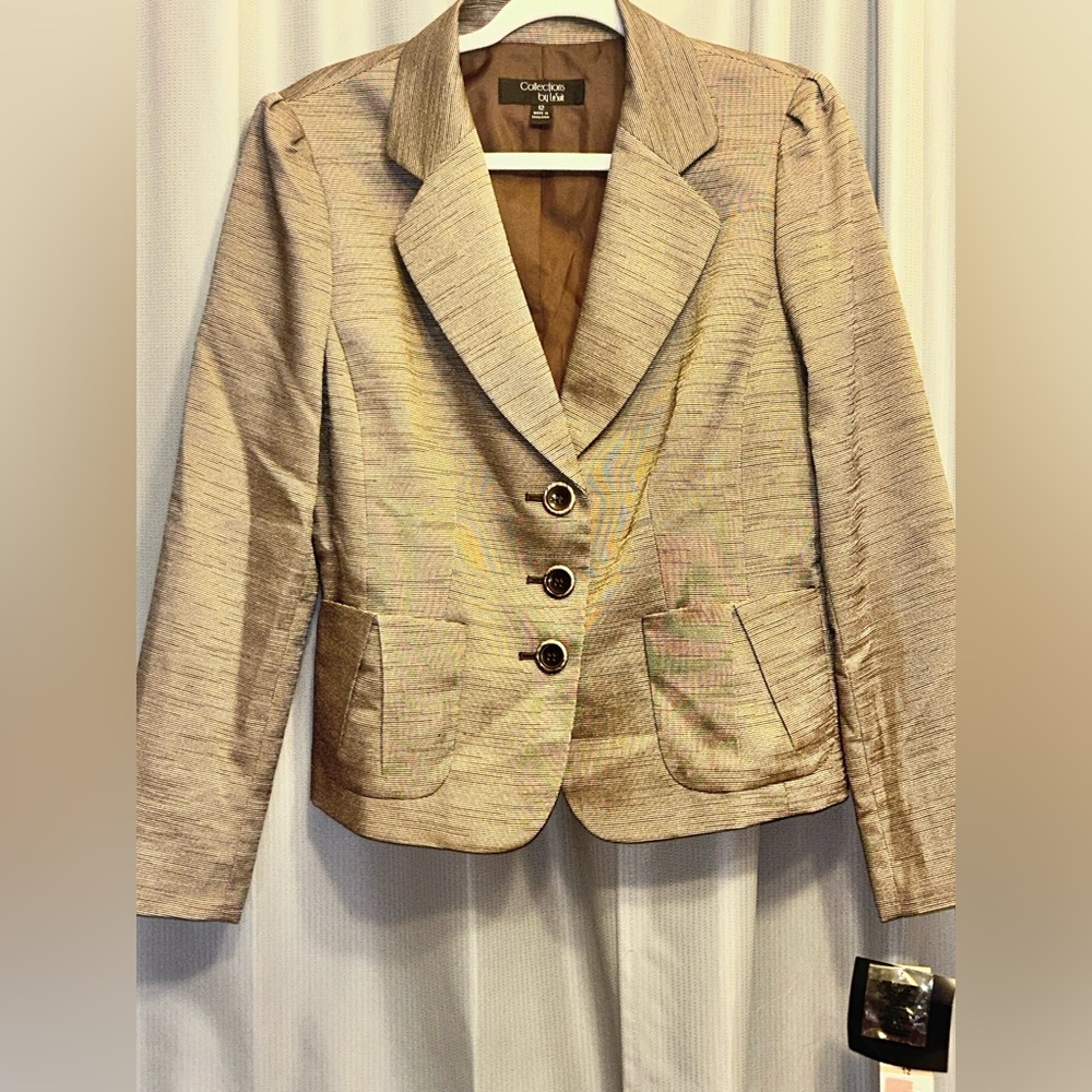 50%offw❤️ LE SUIT COLLECTION button down blazer / jacket Tan color 12 office